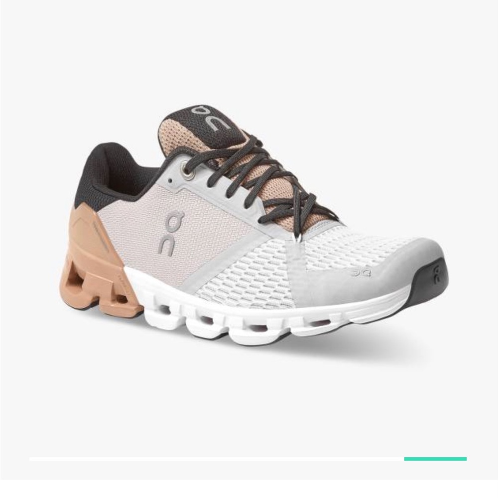 On Cloud: Cloudflyer in Glacier/Rosebrown Size 7.5
